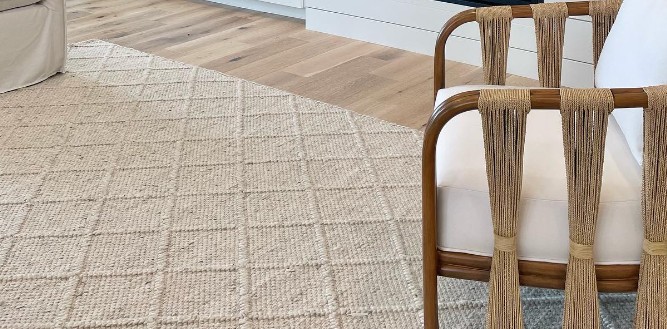 High-Quality & Hand-Knotted Rug